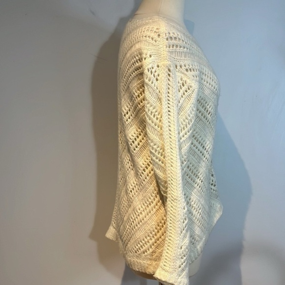 DEX open weave  crochet style pull over sweater in cream size medium